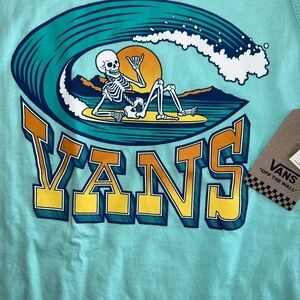 NWT boy’s VANS OFF THE WALL surfing 🏄🏾‍♀️ skeleton graphic tank top